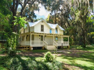Alpine Groves Park - Harris-Bennett Farmhouse