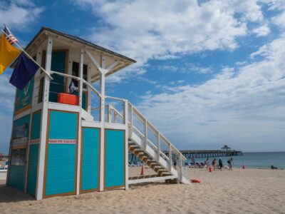 Deerfield Beach guard stand