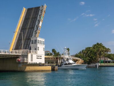 Hillsboro Inlet Park - byway opens for a boat to pass