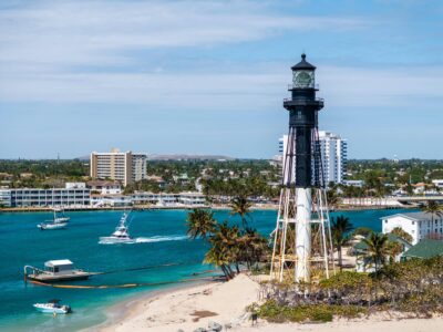 Hillsboro Lighthouse with passing boats