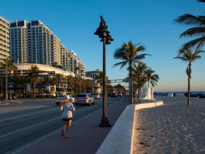 Riomar Beach Sunrise jogger